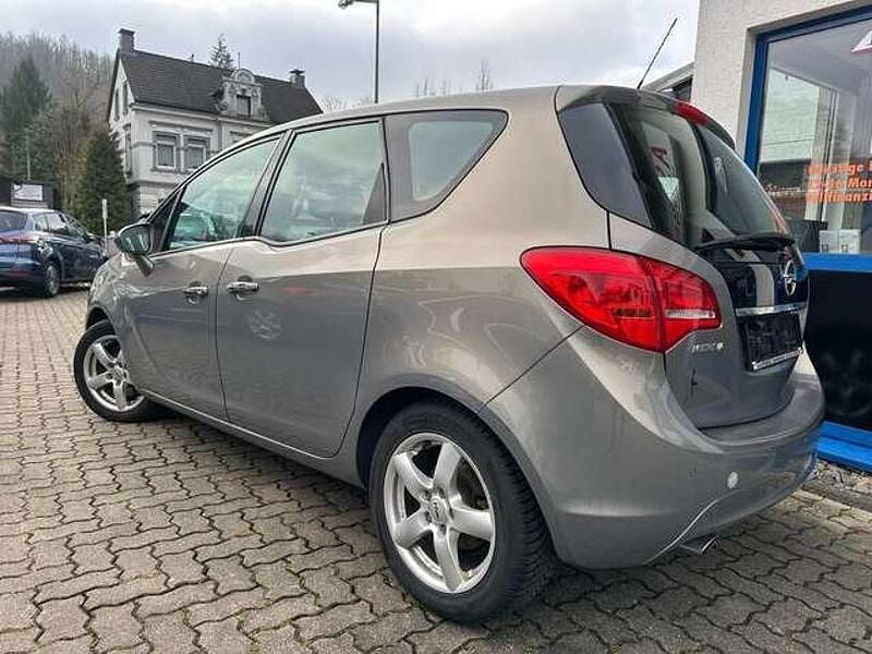Gebraucht Opel Meriva Innovation 140 PS (102 kW) 2011 Muskatgrau/muskat braun Van / Kleinbus
