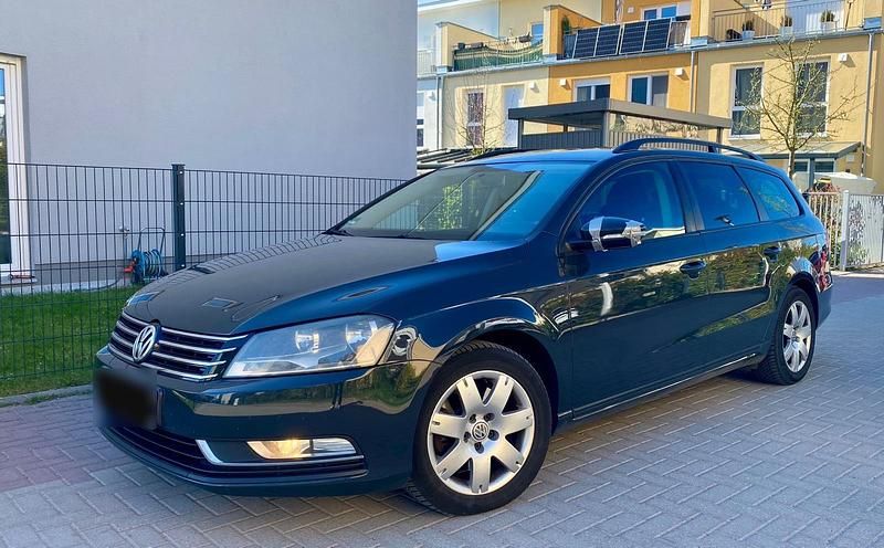 Gebraucht VW Passat 140 PS (102 kW) 2012 Grau Kombi