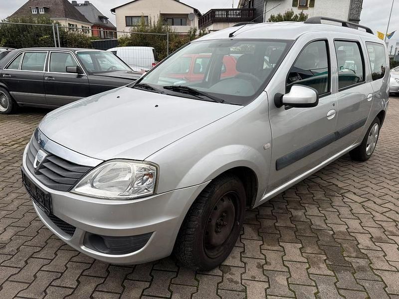 Silber Gebraucht 2009 Dacia Logan MCV Lauréate Kombi | 1.999 € (Guter Preis) - Bild 1/4