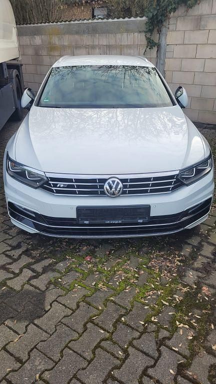 Gebraucht VW Passat Highline 150 PS (110 kW) 2018 Weiß Kombi