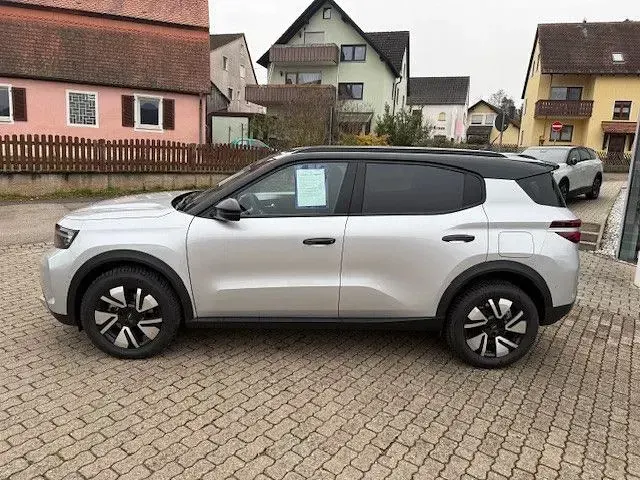 Neu Opel Frontera Ultimate 145 PS (106 kW) 2026 Silber SUV