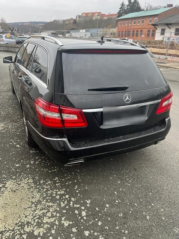 Gebraucht Mercedes E250 2010 Schwarz Kombi