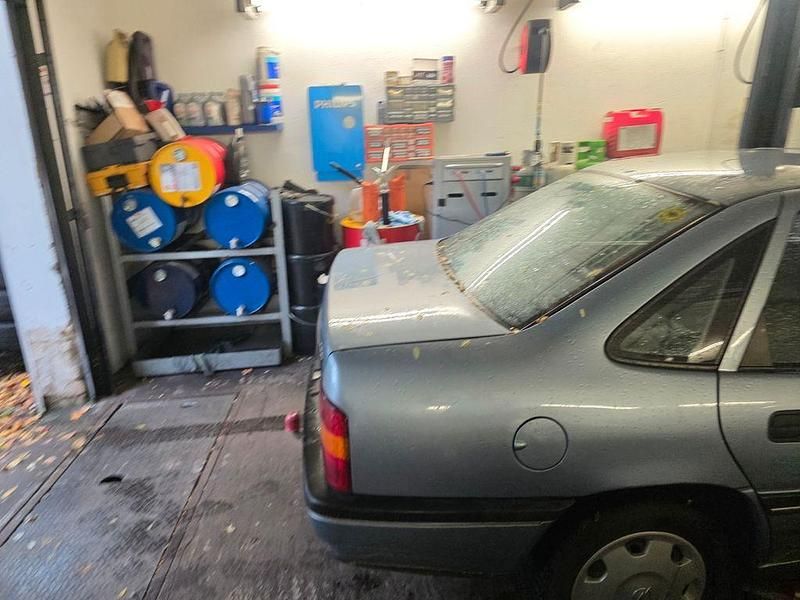 Gebraucht Opel Vectra 116 PS (85 kW) 1991 Blau Kleinwagen