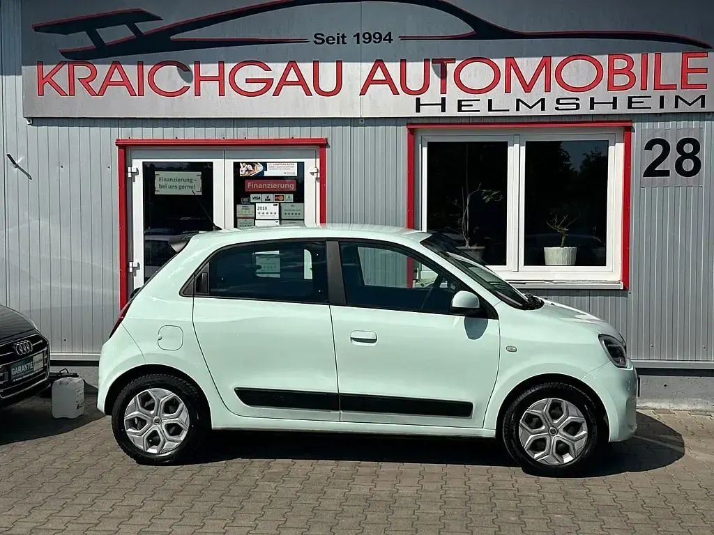 Gebraucht Renault Twingo Life 65 PS (47 kW) 2020 Grün Kleinwagen