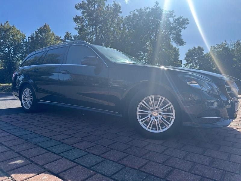 Gebraucht Mercedes E200 Elegance 136 PS (100 kW) 2016 Schwarz Kombi