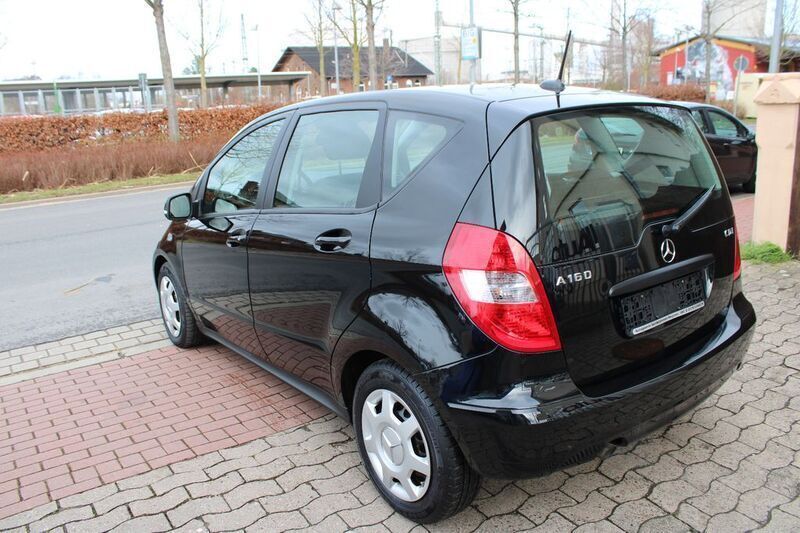 Gebraucht Mercedes A160 82 PS (60 kW) 2012 Schwarz Kleinwagen
