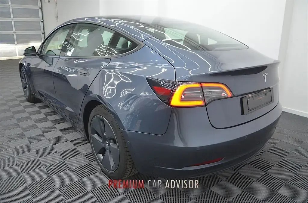 Usado Tesla Model 3 Standard Range Plus 208 kW (283 CV) 2021 Gris Berlina
