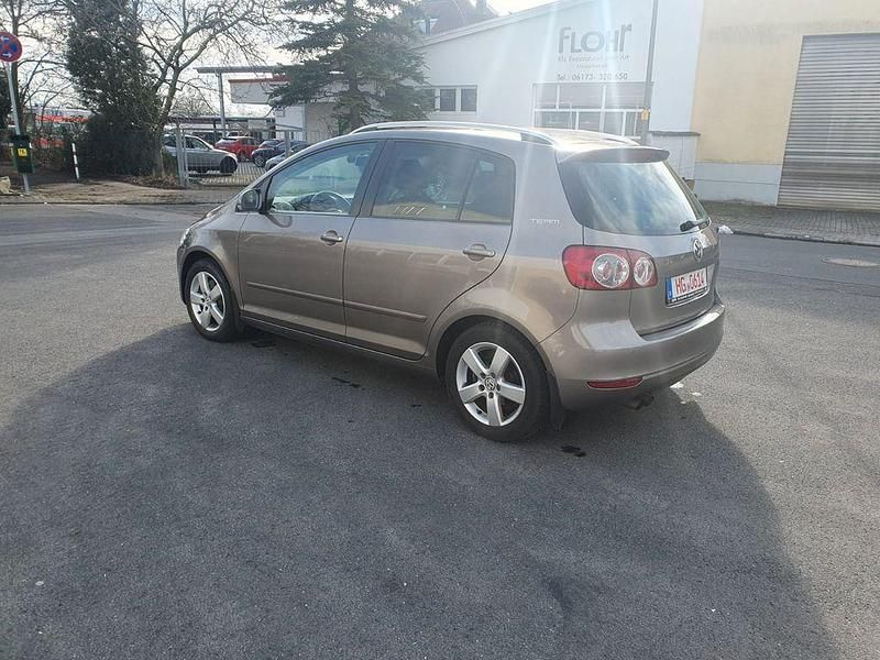 Gebraucht VW Golf Plus Cross Team 160 PS (117 kW) 2010 Braun Van / Kleinbus