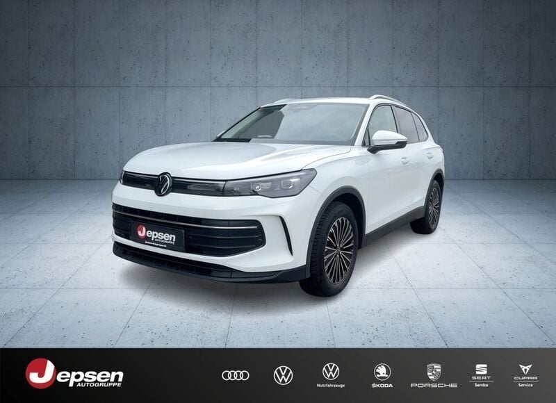 Pure white Gebraucht 2024 VW Tiguan Life SUV | 37.970 € (Fairer Preis) - Bild 1/4