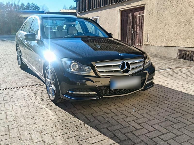 Gebraucht Mercedes C250 204 PS (150 kW) 2011 Schwarz Limousine