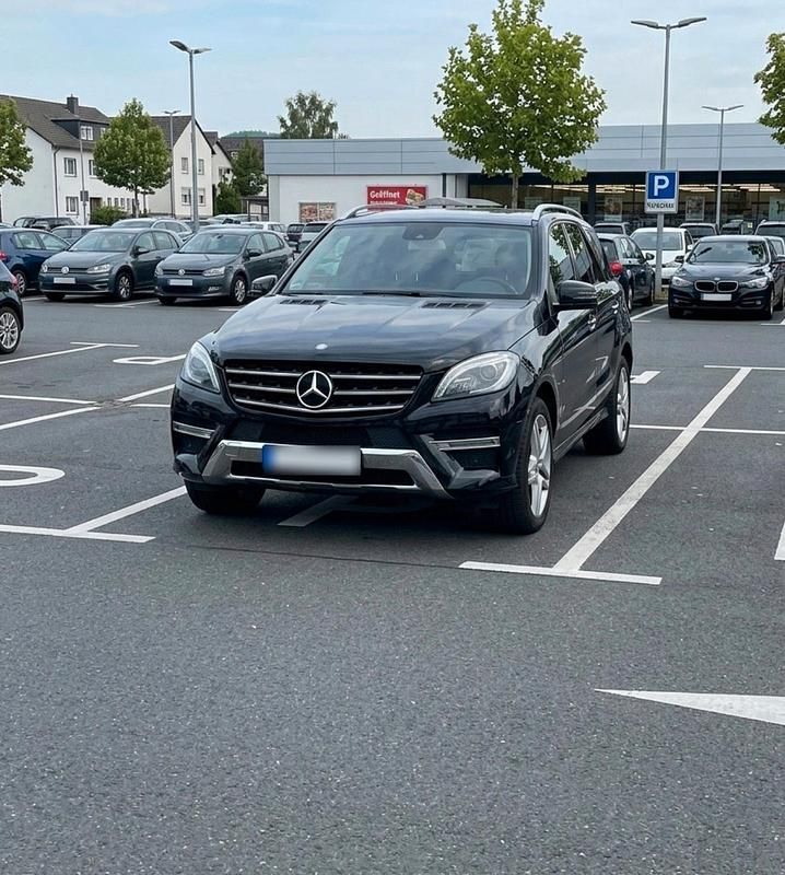 Gebraucht Mercedes ML350 258 PS (189 kW) 2013 Schwarz SUV