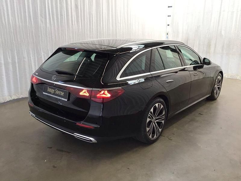 Gebraucht Mercedes E200 Advanced 204 PS (150 kW) 2023 Schwarz Kombi