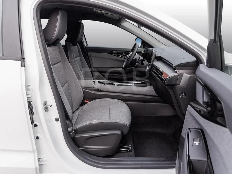 Second-hand Renault Austral Evolution 158 CP (116 kW) 2025 Alb SUV