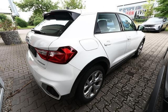 Cortinaweiß cortinaweiß Gebraucht 2020 Audi A1 Design Kleinwagen | 24.453 € (Fairer Preis) - Bild 1/4