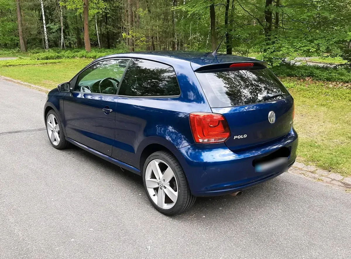 Gebraucht VW Polo Highline 90 PS (66 kW) 2012 Blau Kleinwagen