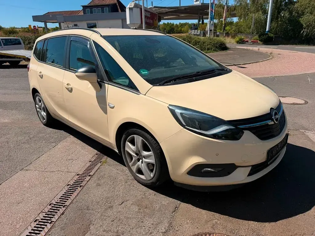 Gebraucht Opel Zafira Tourer 131 PS (96 kW) 2018 Gelb Van / Kleinbus