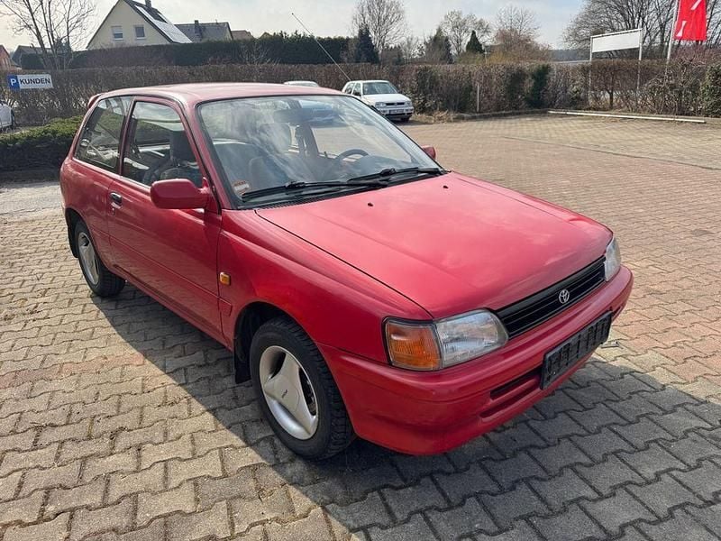 Gebraucht Toyota Starlet 75 PS (55 kW) 1995 Rot Kleinwagen