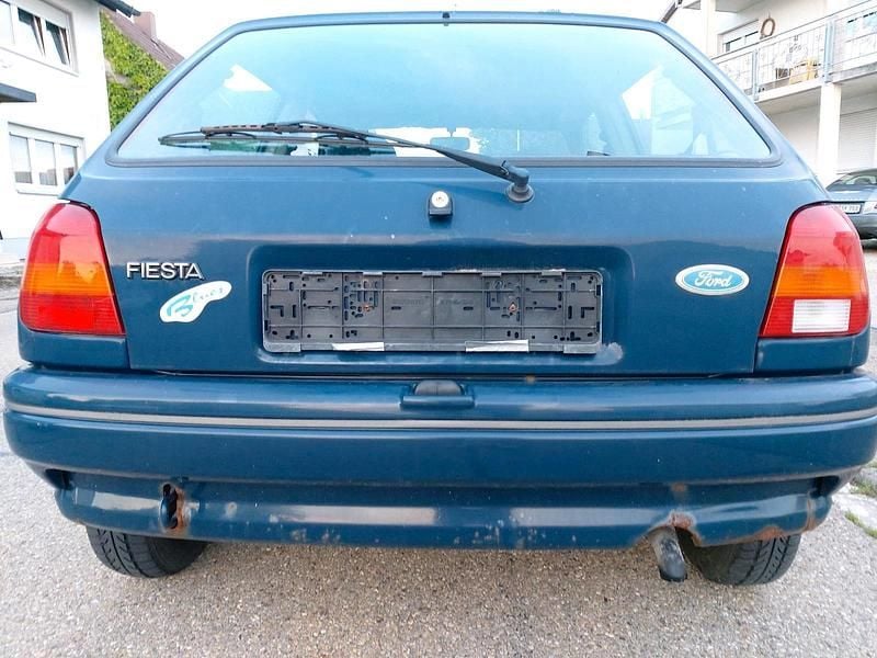 Gebraucht Ford Fiesta 60 PS (44 kW) 1994 Blau Kleinwagen