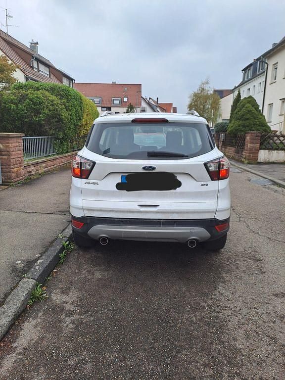 Gebraucht Ford Kuga 150 PS (110 kW) 2019 Weiß SUV