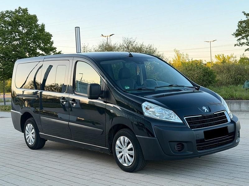 Gebraucht Peugeot TePee Premium 128 PS (94 kW) 2012 Schwarz Van / Kleinbus