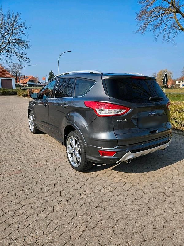 Gebraucht Ford Kuga Titanium 179 PS (131 kW) 2015 Grau SUV