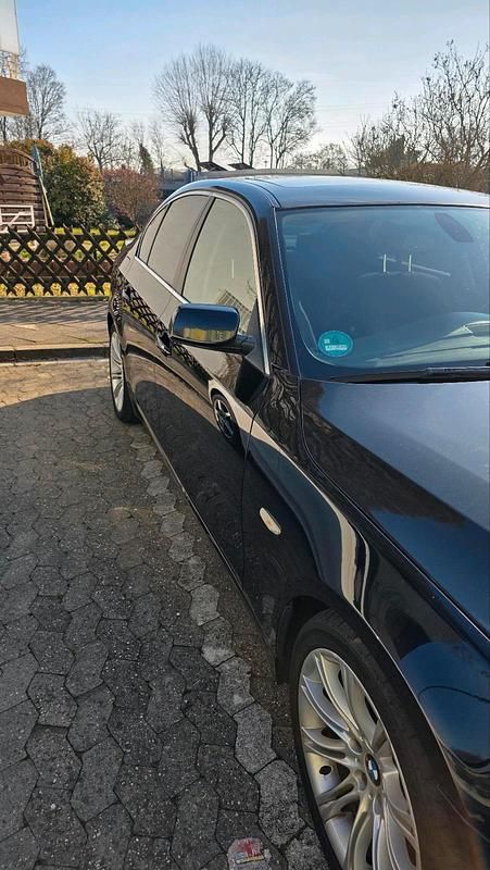 Gebraucht BMW 523 190 PS (139 kW) 2007 Schwarz Limousine