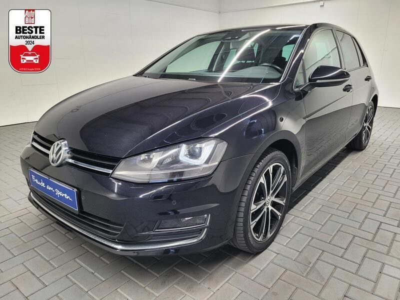 Schwarz (tiefschwarzmet.) Gebraucht 2016 VW Golf VII Allstar Limousine | 15.480 € (Fairer Preis) - Bild 1/4