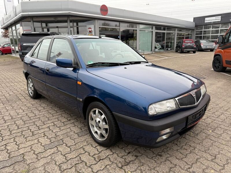 Gebraucht Lancia Delta 90 PS (66 kW) 1996 Blau Kleinwagen