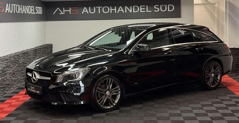 Kosmosschwarz metallicla Gebraucht 2016 Mercedes CLA200 Kombi | 17.999 € (Fairer Preis) - Bild 1/4