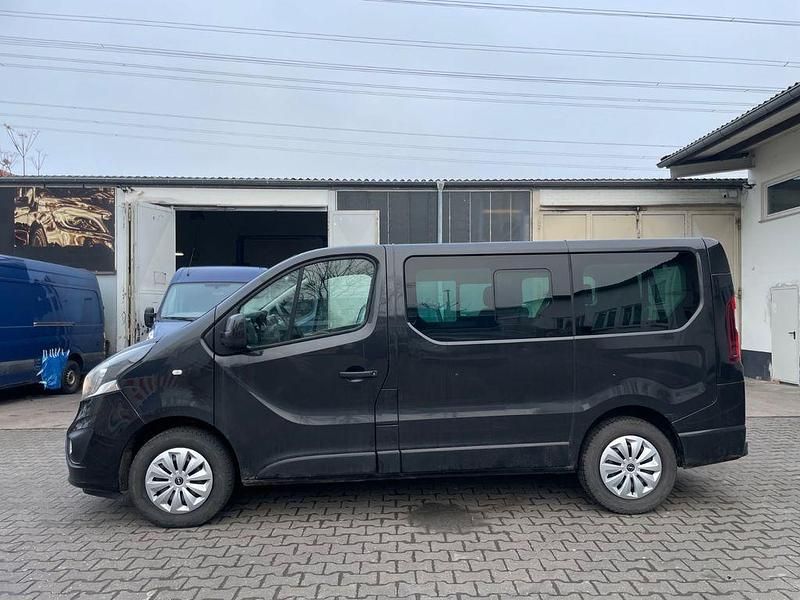 Gebraucht Opel Vivaro 145 PS (106 kW) 2018 Schwarz Van / Kleinbus