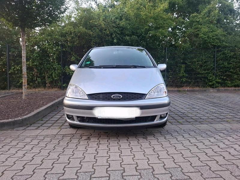 Grau Gebraucht 2002 Ford Galaxy Van / Kleinbus | 2.990 € (Fairer Preis) - Bild 1/4