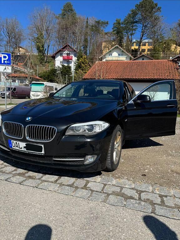 Second-hand BMW 525 218 CP (160 kW) 2013 Negru Berlinǎ