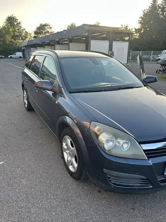 Gebraucht Opel Astra Edition 140 PS (102 kW) 2006 Kombi
