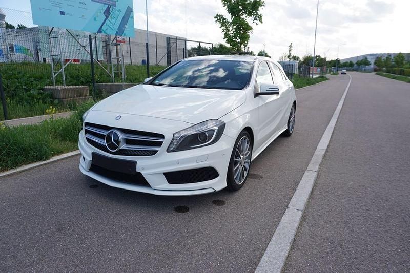 Weiß Gebraucht 2013 Mercedes A180 AMG line Limousine | 11.000 € (Etwas zu teuer) - Bild 1/4