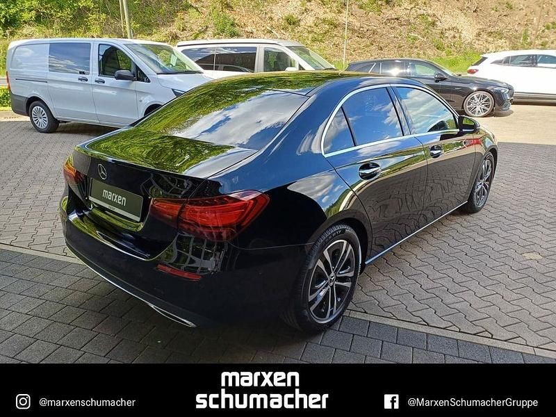 Gebraucht Mercedes A220 190 PS (139 kW) 2024 Unilack nachtschwarz Limousine