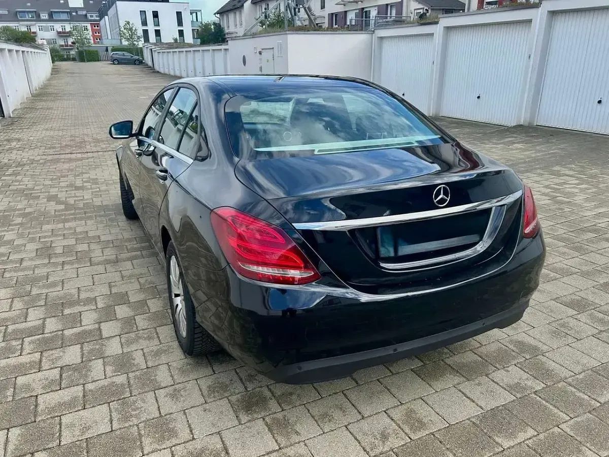Gebraucht Mercedes C220 170 PS (125 kW) 2015 Schwarz Limousine