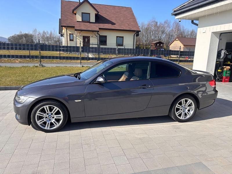 Gebraucht BMW 325 218 PS (160 kW) 2007 Grau Coupé
