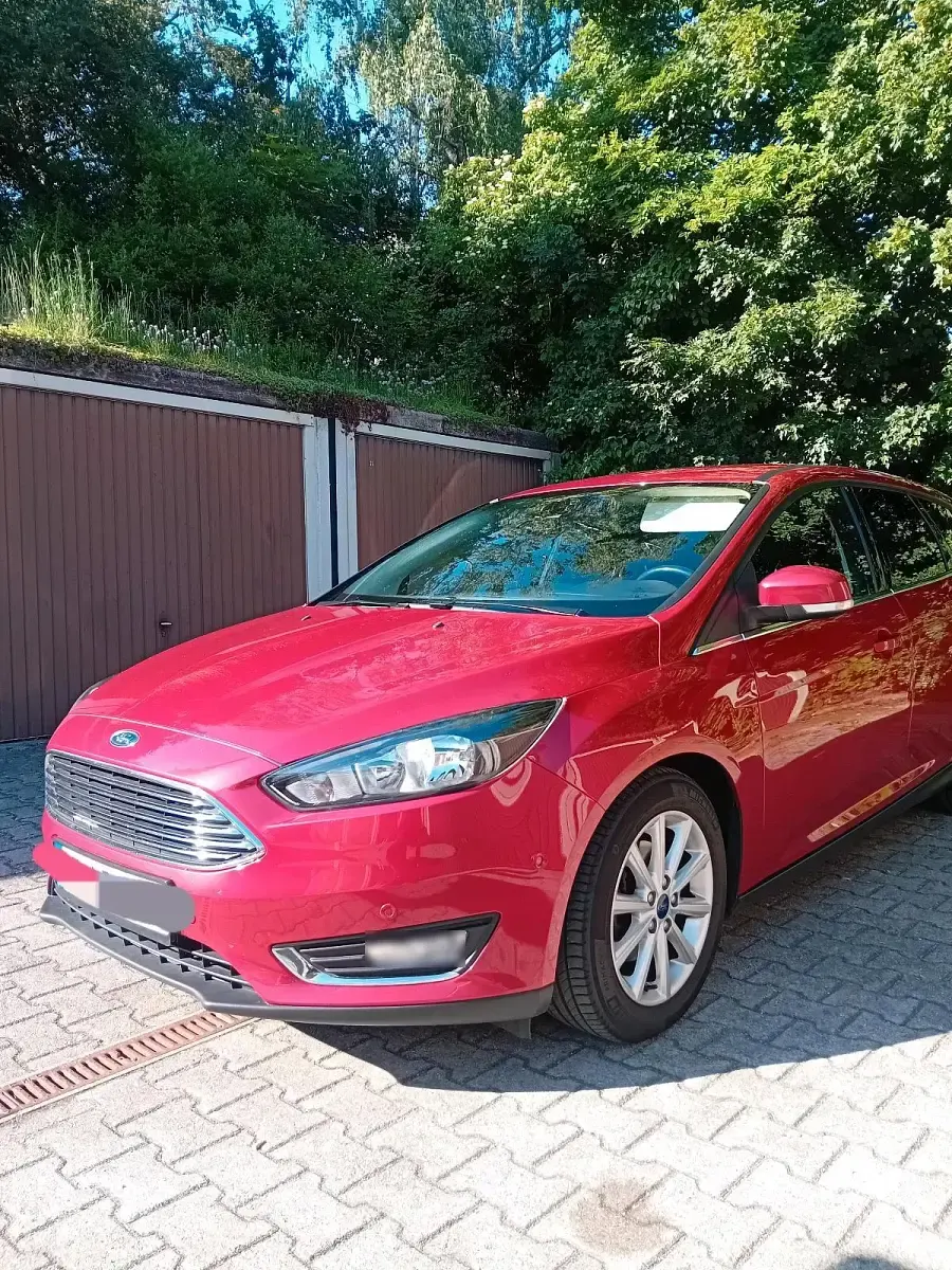 Begagnad Ford Focus 125 HK (91 kW) 2016 Röd Kombi
