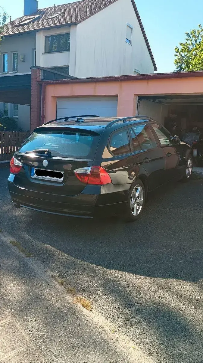 Gebraucht BMW 320 150 PS (110 kW) 2007 Schwarz Kombi
