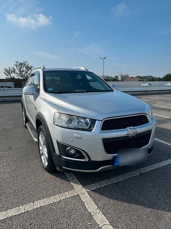 Silber Gebraucht 2014 Chevrolet Captiva SUV | 8.990 € (Teuer) - Bild 1/4