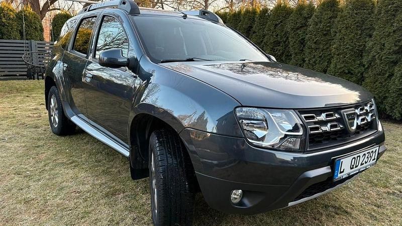 Gebraucht Dacia Duster Lauréate 105 PS (77 kW) 2015 Schwarz SUV