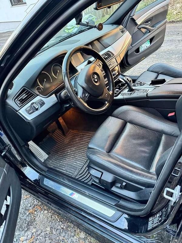 Gebraucht BMW 525 218 PS (160 kW) 2013 Schwarz Kombi