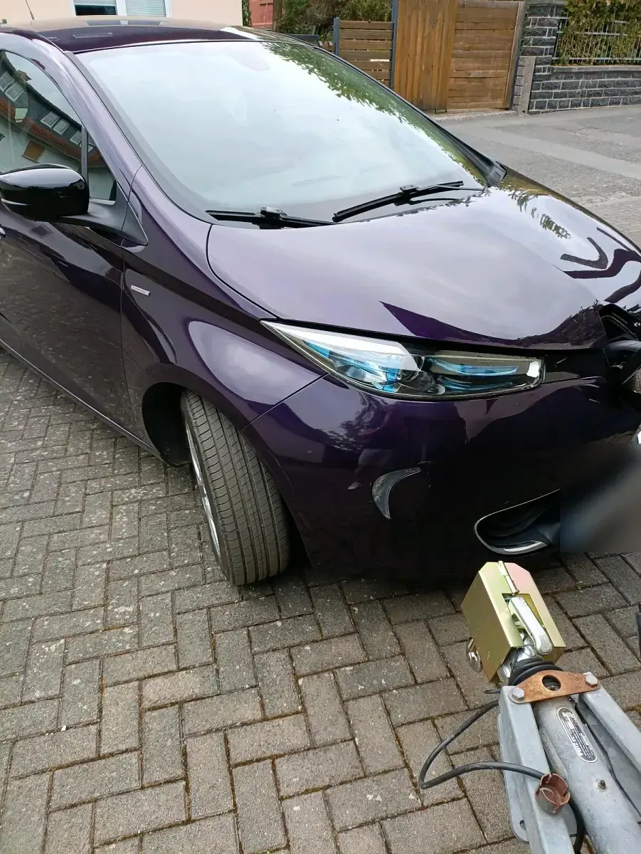 Używany Renault Zoe LIMITED 55 kW (75 KM) 2019 Purpurowy Hatchback