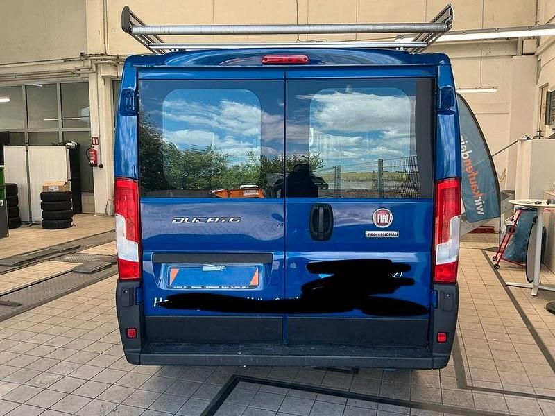 Gebraucht Fiat Ducato 131 PS (96 kW) 2018 Blau Van
