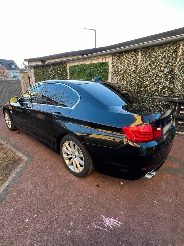 Gebraucht BMW 520 184 PS (135 kW) 2011 Schwarz Limousine