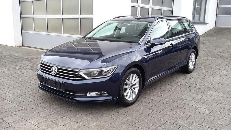 Blau Gebraucht 2015 VW Passat Comfortline Kombi | 10.650 € (Guter Preis) - Bild 1/4