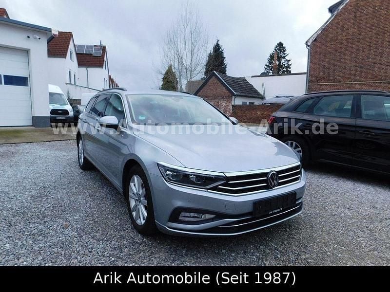 Silber Gebraucht 2023 VW Passat Business Kombi | 16.900 € (Guter Preis) - Bild 1/4