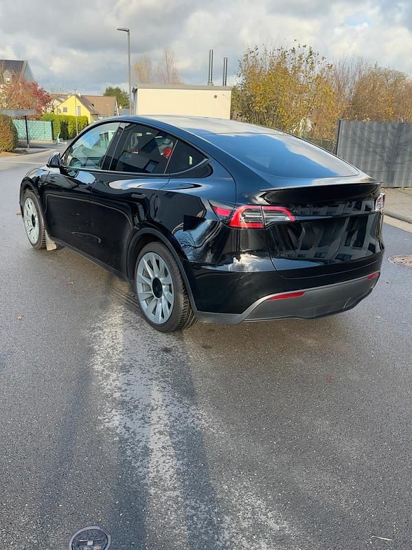 Gebraucht Tesla Model Y 219 kW (299 PS) 2023 Schwarz SUV