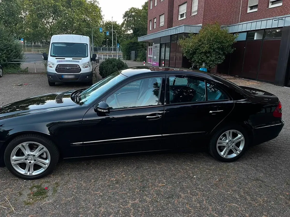 Gebraucht Mercedes E280 190 PS (139 kW) 2006 Schwarz Limousine