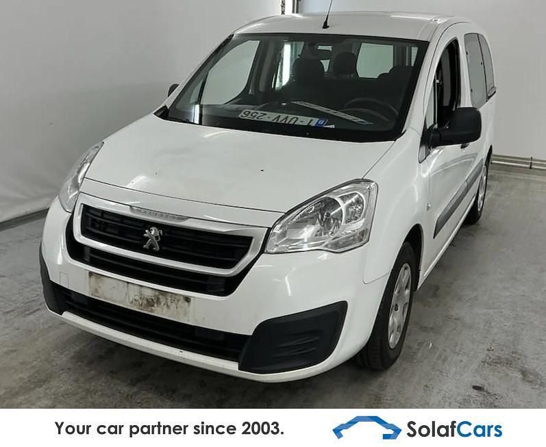 Weiß Gebraucht 2018 Peugeot Partner Tepee Van / Kleinbus | 7.744 € (Fairer Preis) - Bild 1/4